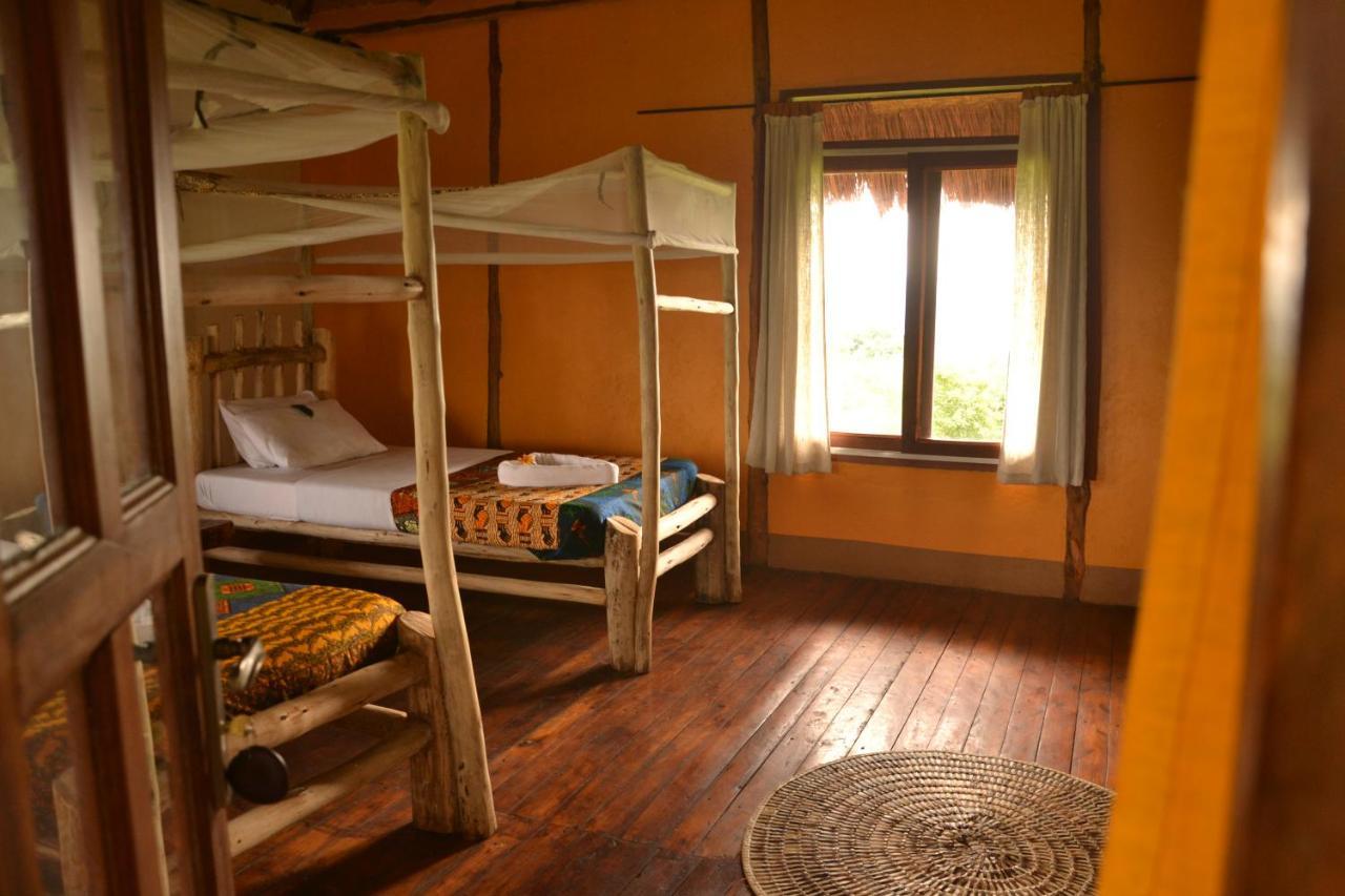 Topi Lodge Katunguru エクステリア 写真