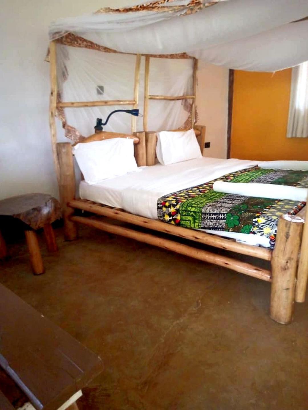 Topi Lodge Katunguru エクステリア 写真