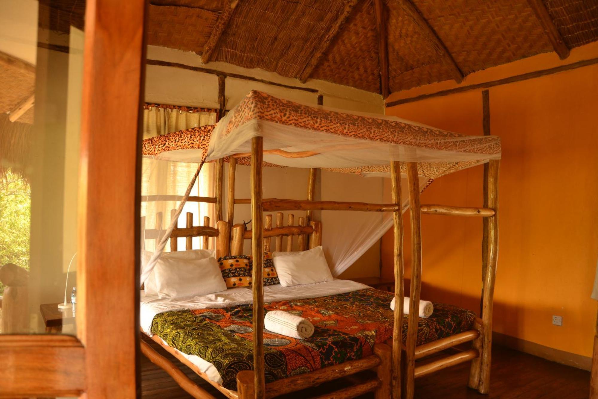 Topi Lodge Katunguru エクステリア 写真