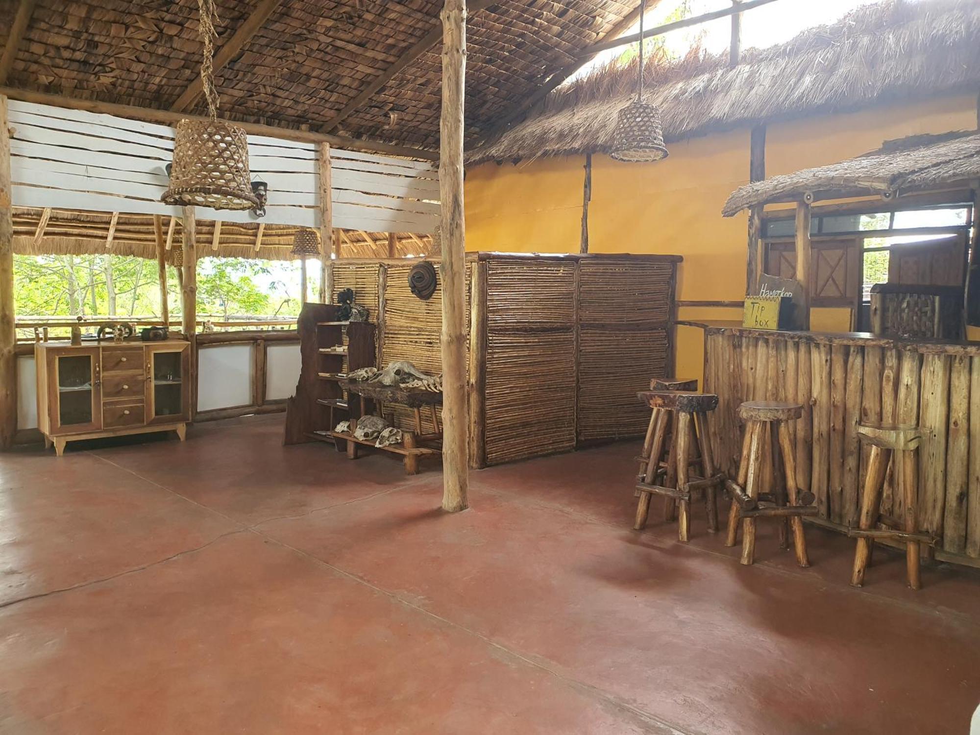 Topi Lodge Katunguru エクステリア 写真